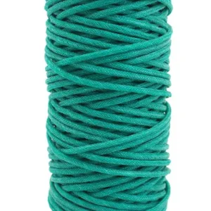 Fil polyéthylène tressé vert pour la confection de filet de pêche au chalut, pêche professionnelle