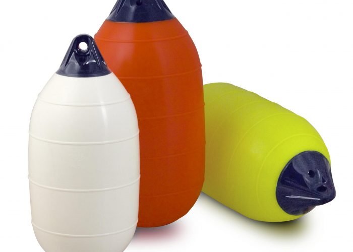 Les bouées cylindriques en forme de balle POLYFORM HL sont spécialement conçues pour les conditions de fort courant.